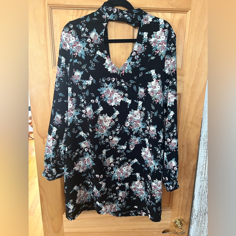 WAYF BLACK FLORAL HIGH NECK - LONG SLEEVE DRESS